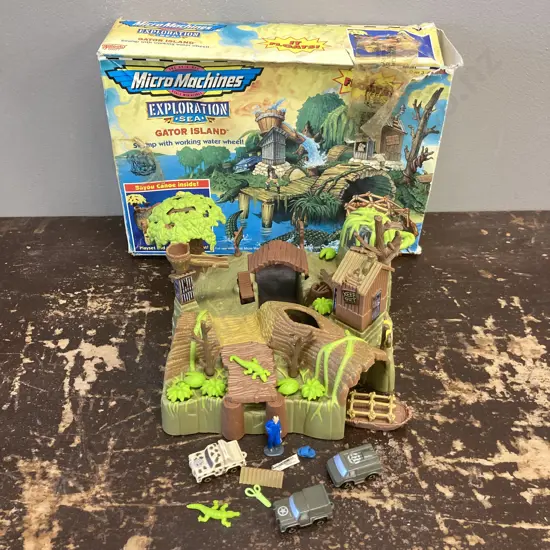 Vintage 1997 Micro Machines Exploration Sea Gator Island Playset Galoob (Sold with -16)
